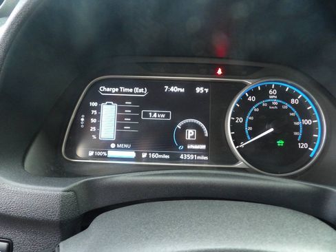 Used 2019 Nissan Leaf S w/ S Charge Package FWD image 7