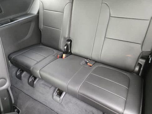 Used 2023 Chevrolet Traverse High Country FWD image 14