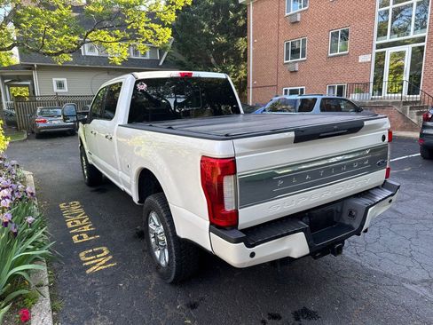 Used 2019 Ford F250 Platinum w/ Platinum Ultimate Package AWD/4WD image 4