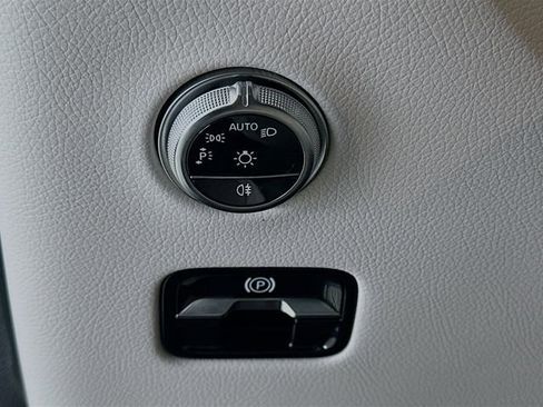 Used 2026 Mercedes-Benz GLC 300 image 10