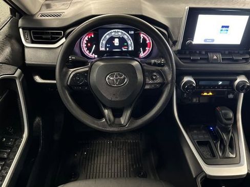 Used 2025 Toyota RAV4 XLE FWD image 18