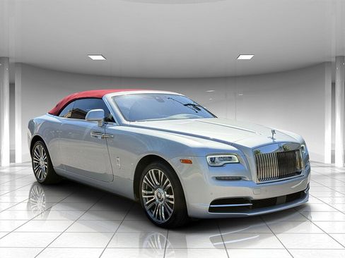 Used 2016 Rolls-Royce Dawn image 30