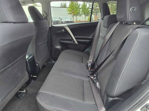Used 2018 Toyota RAV4 XLE image 18