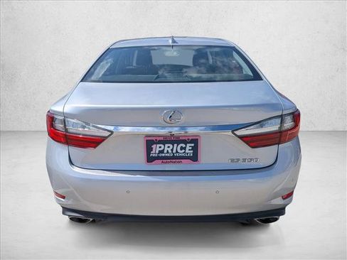Used 2016 Lexus ES 350 w/ Premium Package w/Wood Trim FWD image 11