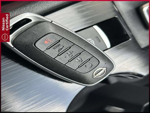 Certified 2025 Nissan Rogue SV AWD/4WD image 36