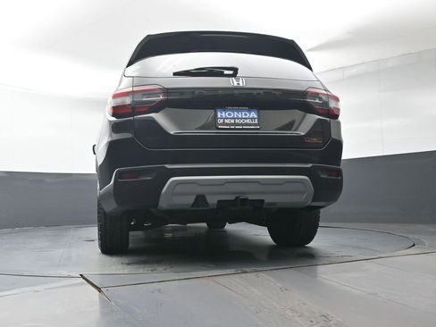 Certified 2023 Honda Pilot TrailSport image 34