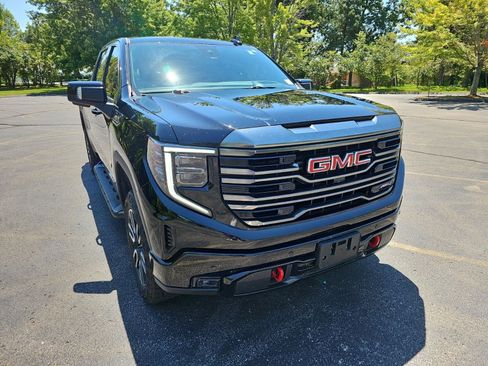 Used 2024 GMC Sierra 1500 AT4 w/ Technology Package AWD/4WD image 8