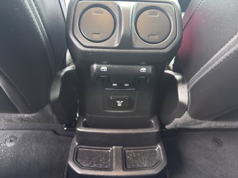 Used 2022 Jeep Wrangler Unlimited Sahara w/ Cold Weather Group image 33