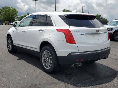 Used 2017 Cadillac XT5 Luxury w/ Driver Awareness Package FWD image 3