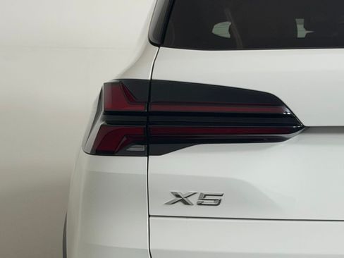 Used 2025 BMW X5 xDrive40i w/ Premium Package AWD/4WD image 29