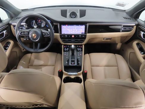 Certified 2026 Porsche Macan AWD/4WD image 15