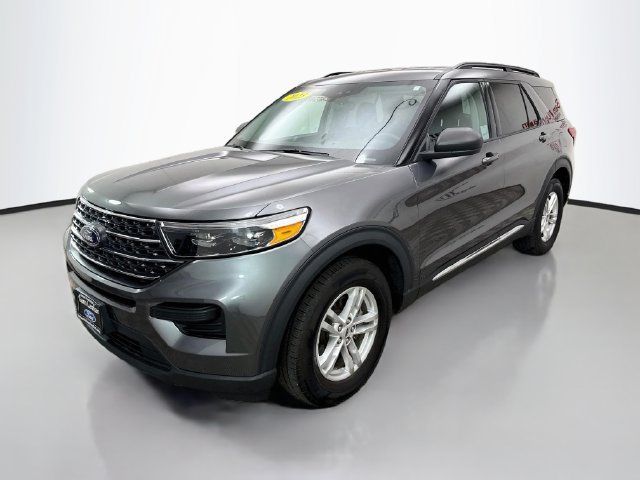 Used 2023 Ford Explorer XLT RWD image 3