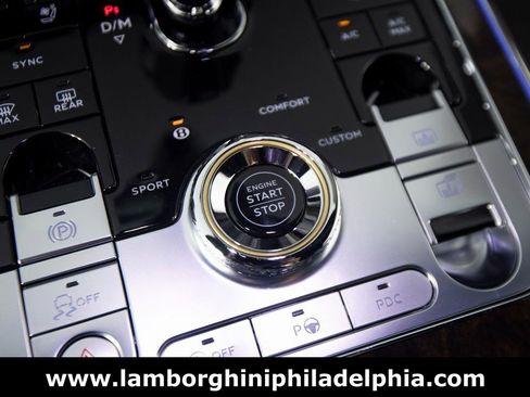 Used 2024 Bentley Flying Spur V8 image 28