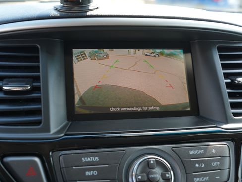 Used 2016 Nissan Pathfinder SV AWD/4WD image 33
