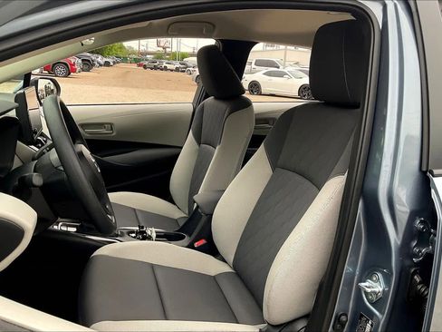 Used 2025 Toyota Corolla LE image 8