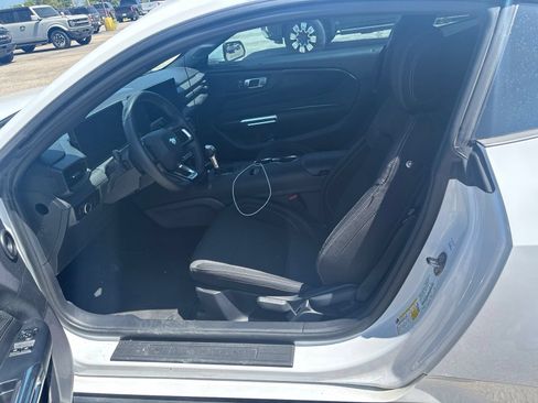 Used 2025 Ford Mustang Coupe RWD image 11