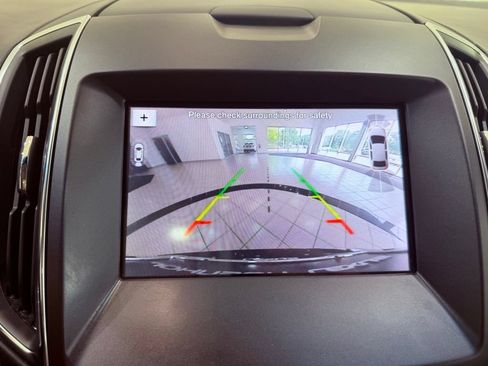 Used 2019 Ford Edge Titanium w/ Equipment Group 301A FWD image 24