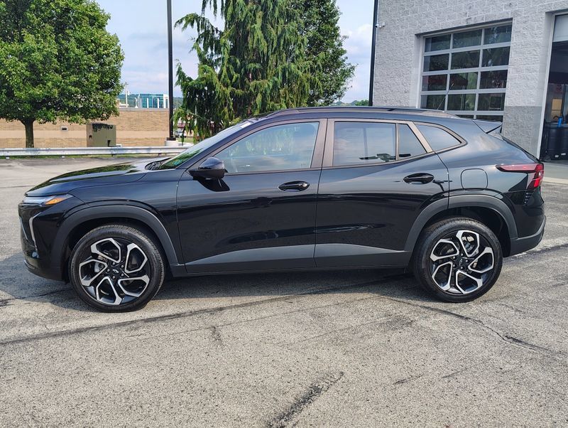 Certified 2024 Chevrolet Trax RS FWD image 10