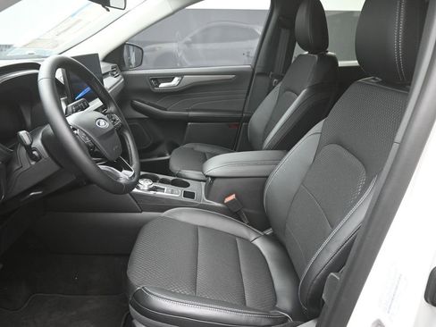 New 2025 Ford Escape SE image 19