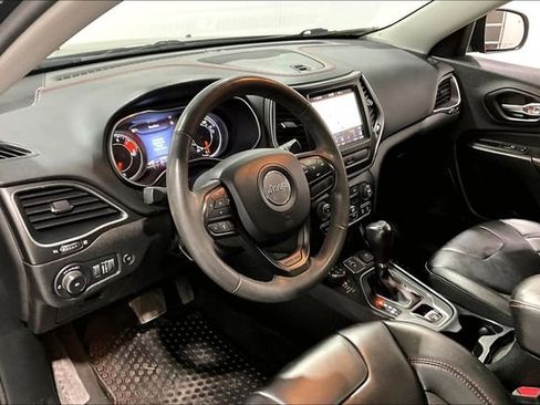 Used 2022 Jeep Cherokee Trailhawk w/ Sun & Sound Group image 17