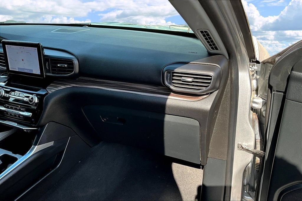 Used 2023 Ford Explorer Limited AWD/4WD image 29