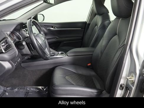 Used 2019 Toyota Camry XSE image 15