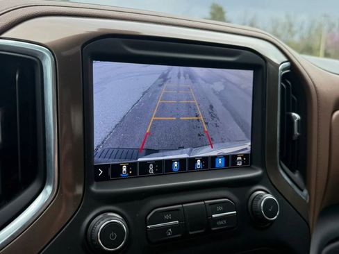 Used 2021 Chevrolet Silverado 1500 High Country w/ Technology Package AWD/4WD image 40