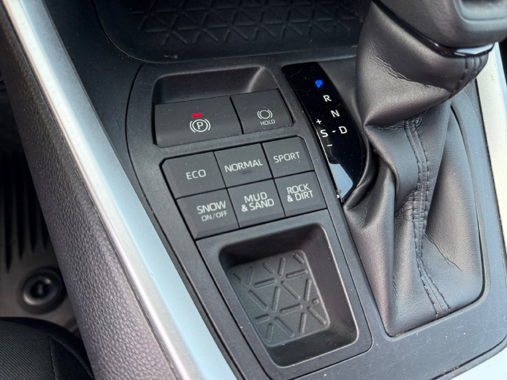 Used 2019 Toyota RAV4 XLE w/ Convenience Package AWD/4WD image 23