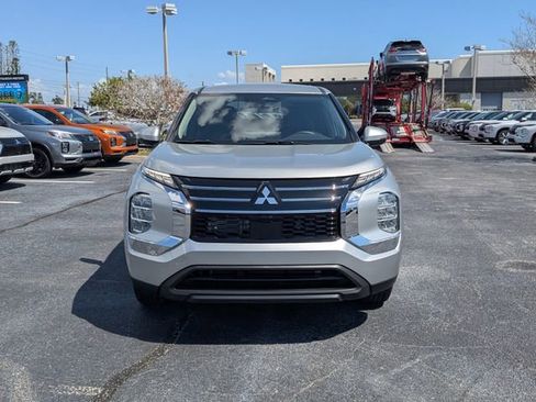 New 2026 Mitsubishi Outlander ES image 3