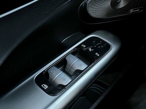 Used 2024 Mercedes-Benz C 300 4MATIC Sedan image 12