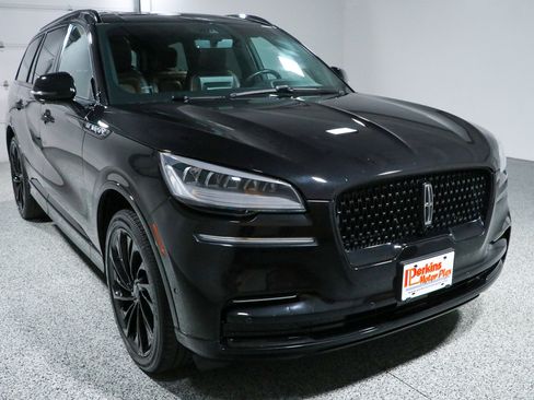 Used 2023 Lincoln Aviator Reserve w/ Jet Package AWD/4WD image 5