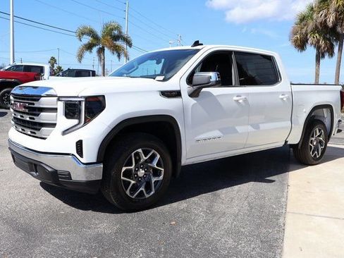 New 2026 GMC Sierra 1500 SLE image 4