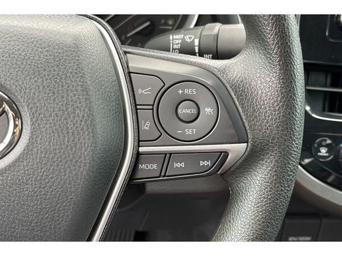 Used 2022 Toyota Camry LE w/ Carpet Mat Package (TMS) image 32