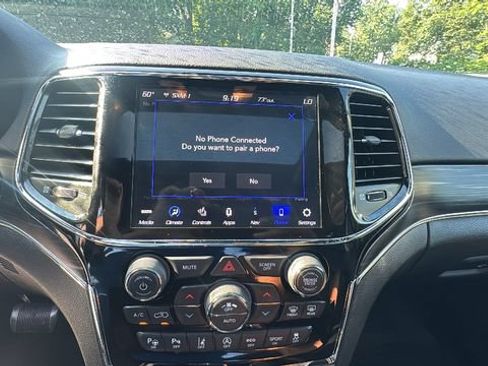 Used 2020 Jeep Grand Cherokee Limited AWD/4WD image 26
