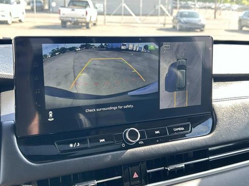 Used 2025 Mitsubishi Outlander SE image 28