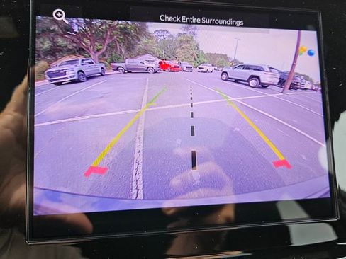 New 2025 Jeep Grand Cherokee Altitude image 9