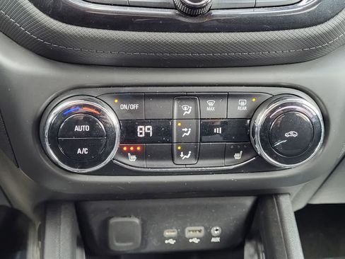 Used 2023 Chevrolet TrailBlazer LT w/ Convenience Package AWD/4WD image 19
