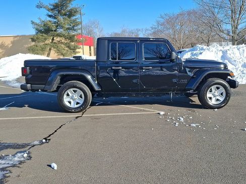 Used 2022 Jeep Gladiator Sport image 10