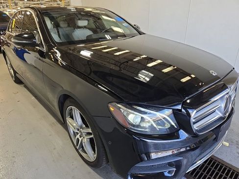 Used 2019 Mercedes-Benz E 300 4MATIC image 3