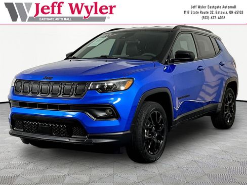Used 2022 Jeep Compass Latitude AWD/4WD image 1