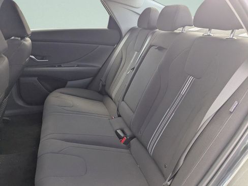 New 2025 Hyundai Elantra SEL FWD image 9