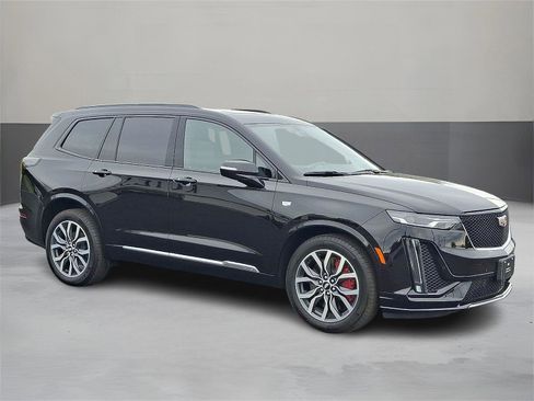 Certified 2024 Cadillac XT6 Sport image 3
