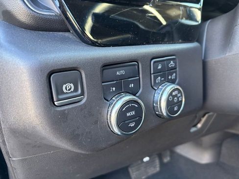 Used 2024 GMC Sierra 1500 SLT image 17