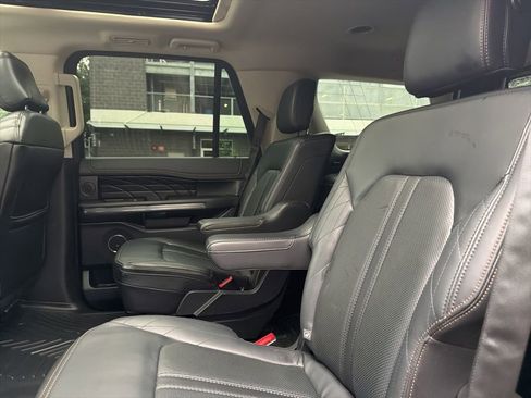 Used 2019 Ford Expedition Platinum RWD image 20