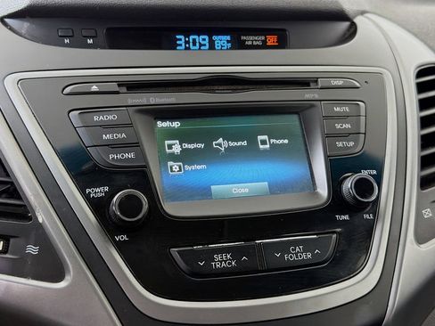Used 2014 Hyundai Elantra SE w/ Option Group 02 FWD image 24