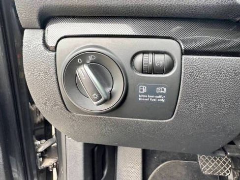 Used 2010 Volkswagen Jetta TDI FWD image 22