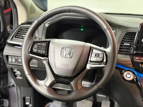 Used 2025 Honda Odyssey Elite image 12