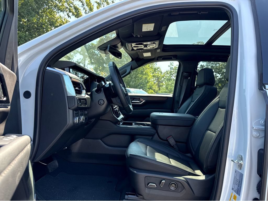New 2026 GMC Yukon Denali AWD/4WD image 9