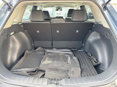 Used 2023 Toyota Corolla Cross XLE image 7