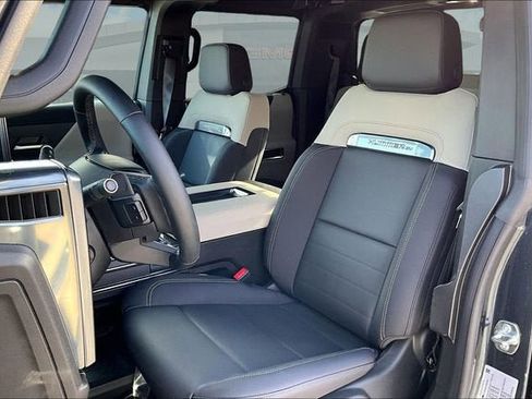 New 2026 GMC Hummer EV 4x4 Crew Cab image 10